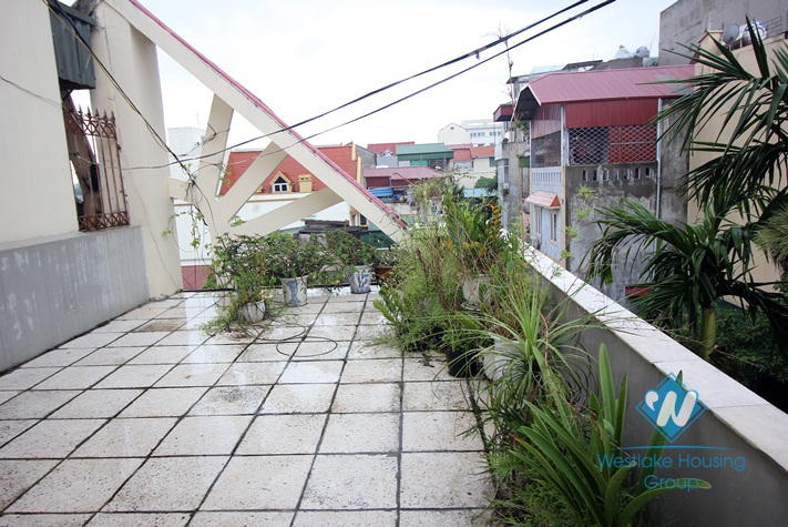 Commodious and unfurnished house for rent in Nghi Tam, Ha Noi